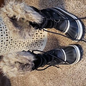 Sorel joan of arc womens boots. SIZE 8